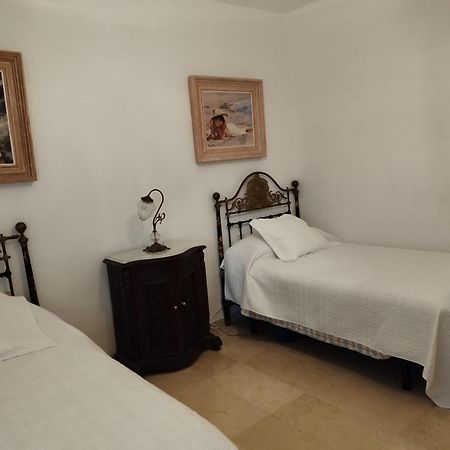 מארבלה Chalet Con Piscina A 50 M De La Playa . מראה חיצוני תמונה