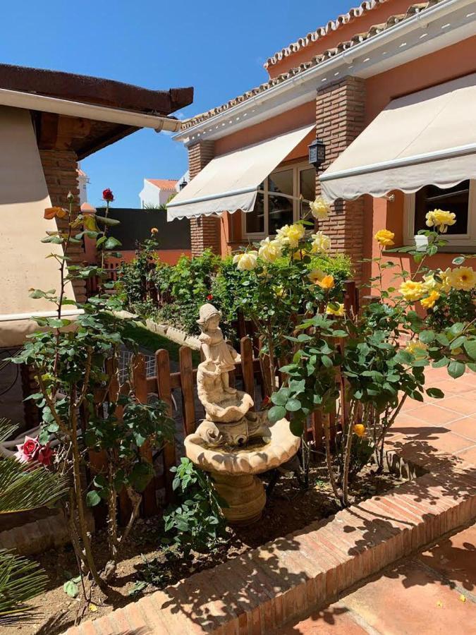 מארבלה Chalet Con Piscina A 50 M De La Playa . מראה חיצוני תמונה
