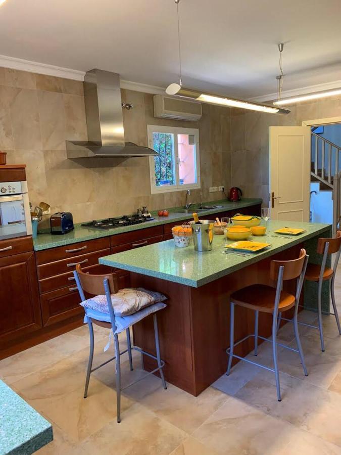מארבלה Chalet Con Piscina A 50 M De La Playa . מראה חיצוני תמונה