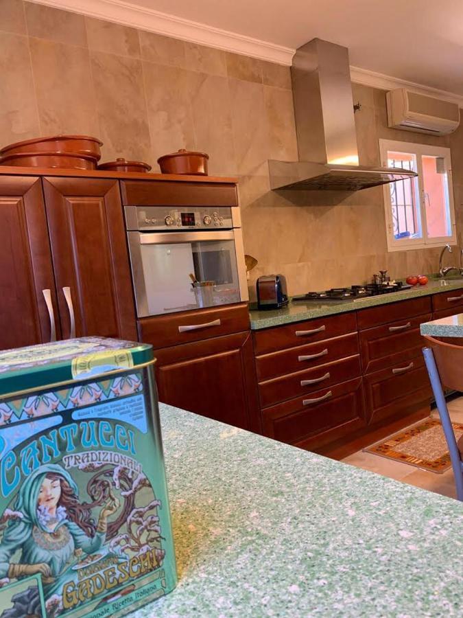מארבלה Chalet Con Piscina A 50 M De La Playa . מראה חיצוני תמונה